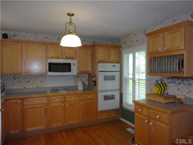 4308 Waterbury Road Raleigh, NC 27604 - Photo 5 of 25 Loads of cabinetry and double oven