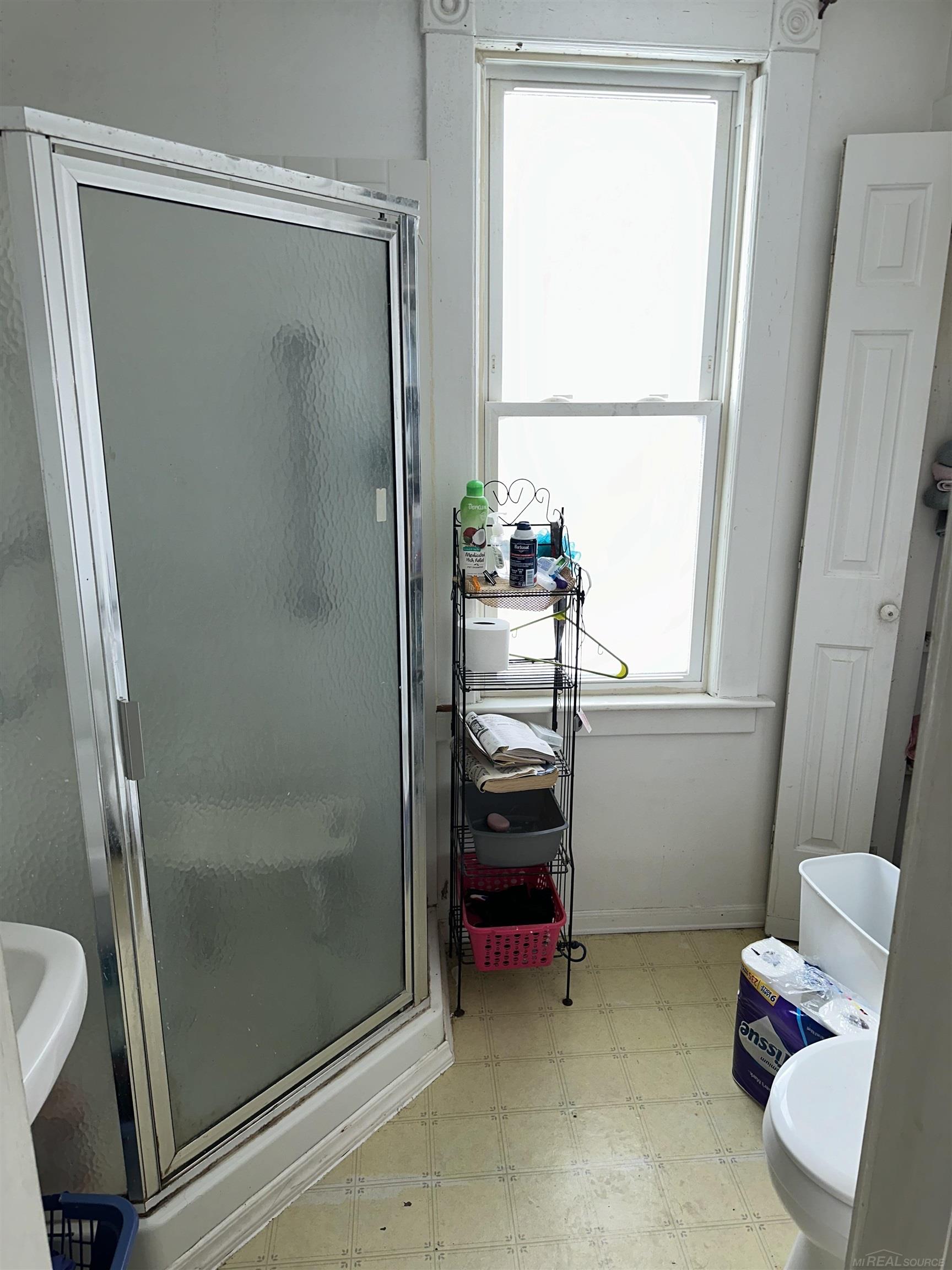 1104 Marsac Street Bay City, MI 48708 - Photo 10 of 23 50131731-3e92e3e4-a72c-453b-a677-d7ac4141899a.JPG