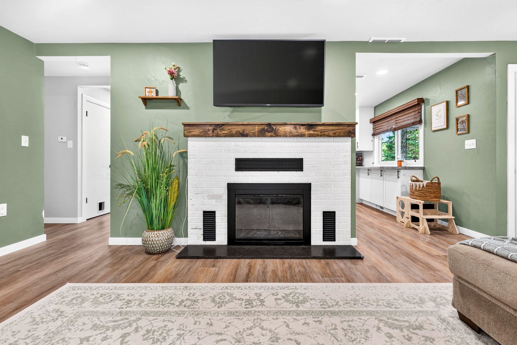 1730 West Edgewood Drive Appleton, WI 54913 - Photo 5 of 41 Gallery Image 5