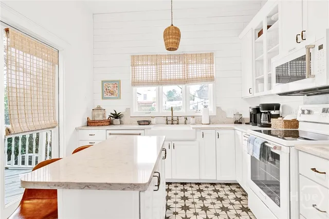 $4,450 | 14 East 41st Street, Savannah, GA 31401