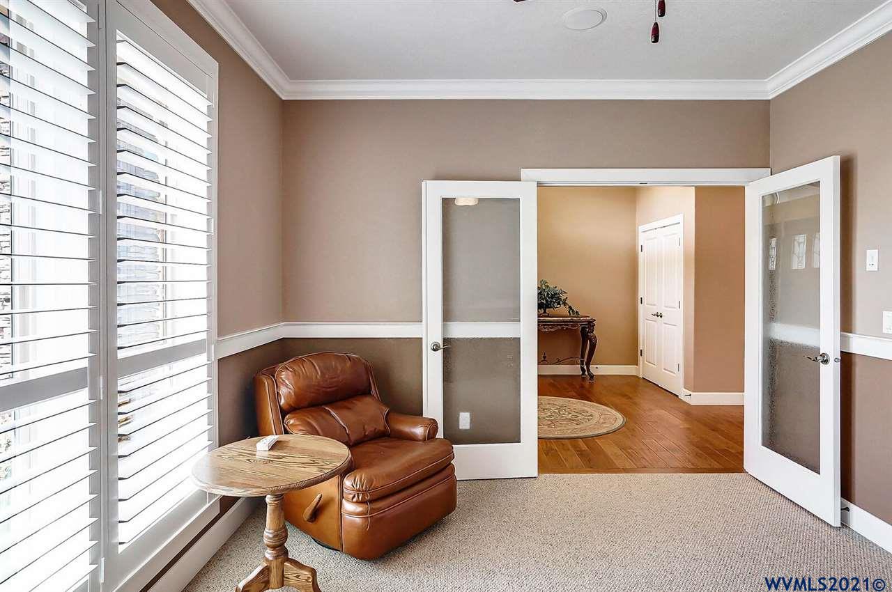 1122 Southwest Forestry Lane Dallas, OR 97338 - Photo 10 of 40 Gallery Image 10