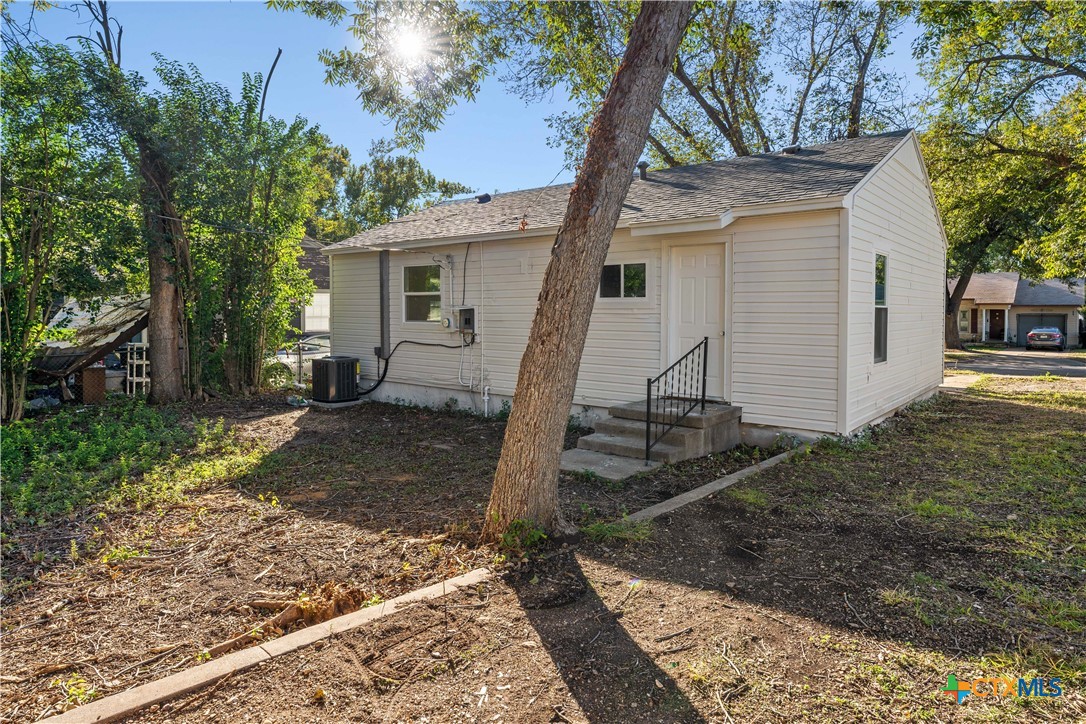 1807 South 11th Street Temple, TX 76504 - Photo 4 of 27