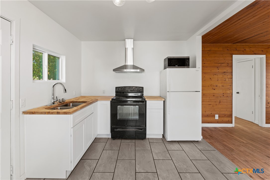 1807 South 11th Street Temple, TX 76504 - Photo 9 of 27 New Vent Hood