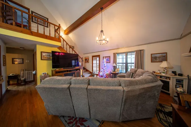 $825,000 | 323 Spring Creek Road, Lawrenceburg, TN 38464