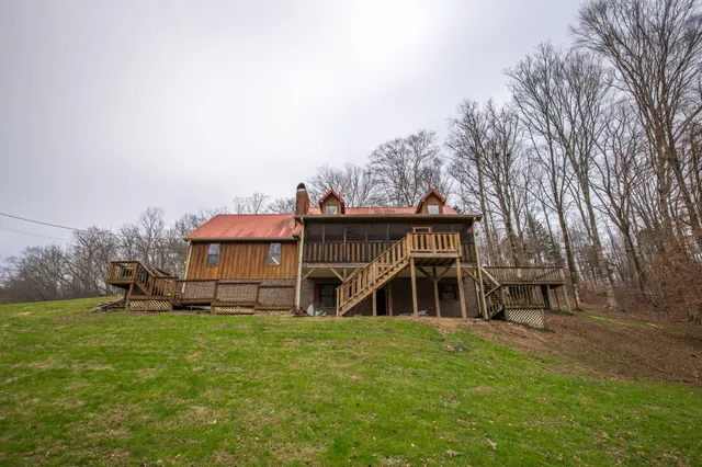 $825,000 | 323 Spring Creek Road, Lawrenceburg, TN 38464