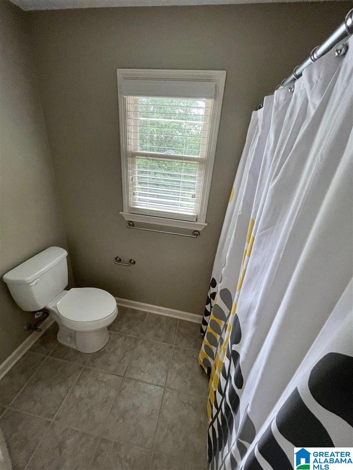 1046 Crest Road Leeds, AL 35094 - Photo 23 of 36