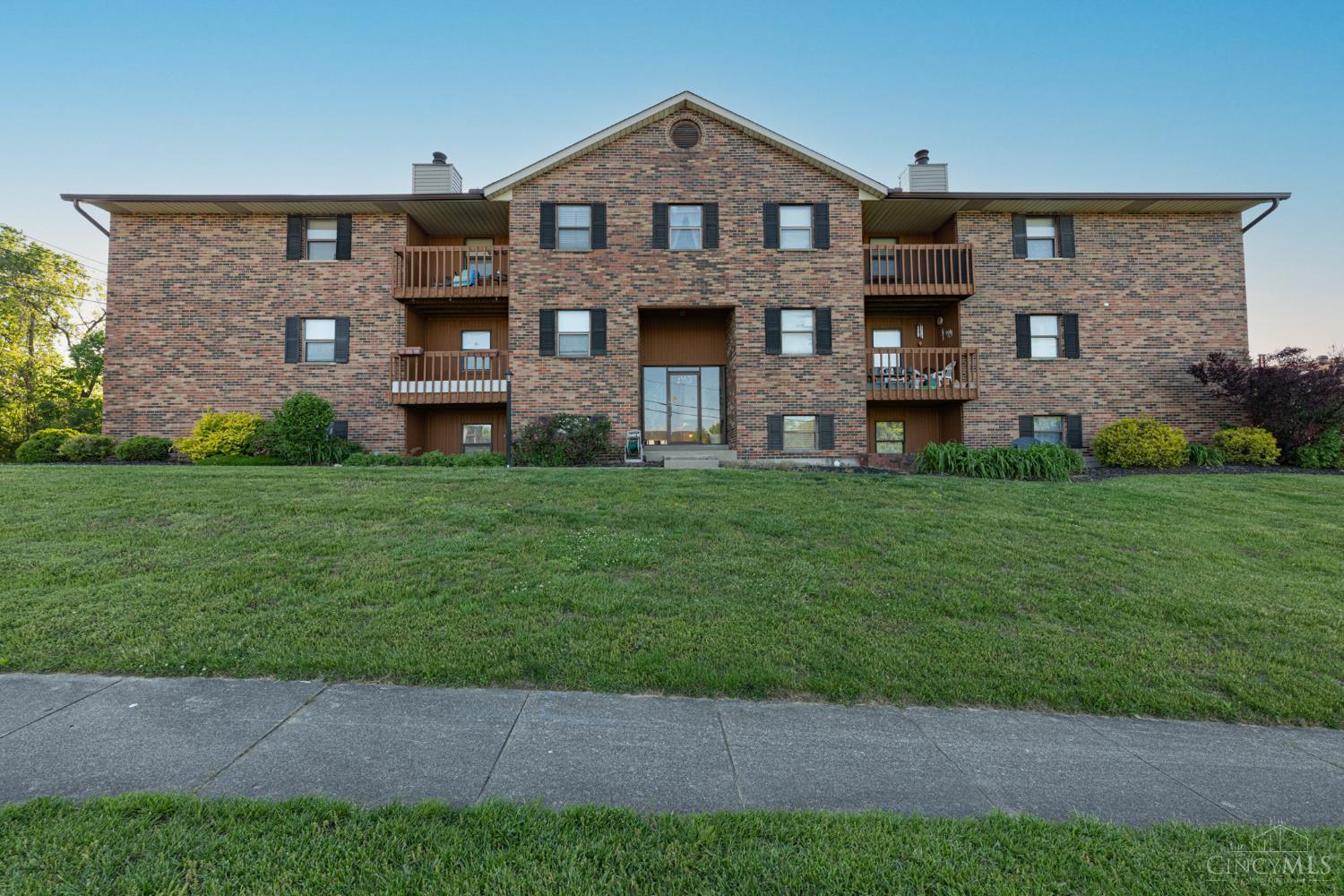 3163 Roesch Boulevard, Unit 6 Fairfield, OH 45014 - Photo 1 of 20