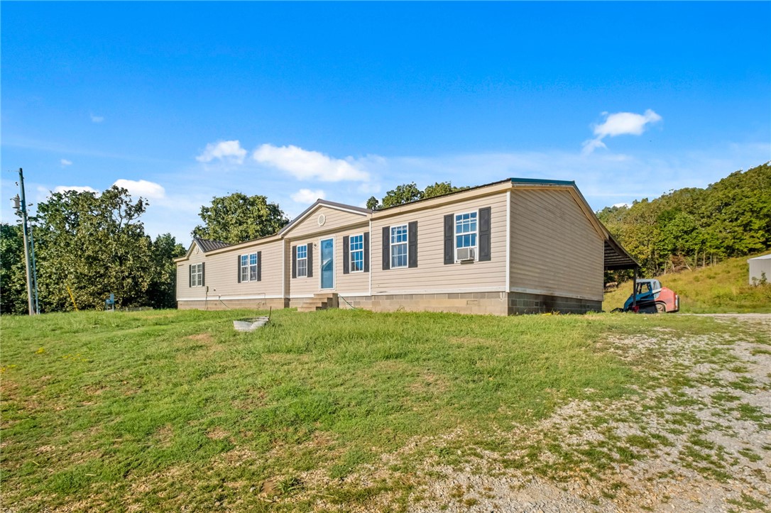 10637 Bobb Kidd Lake Road Prairie Grove, AR 72753 - Photo 2 of 41 Gallery Image 2