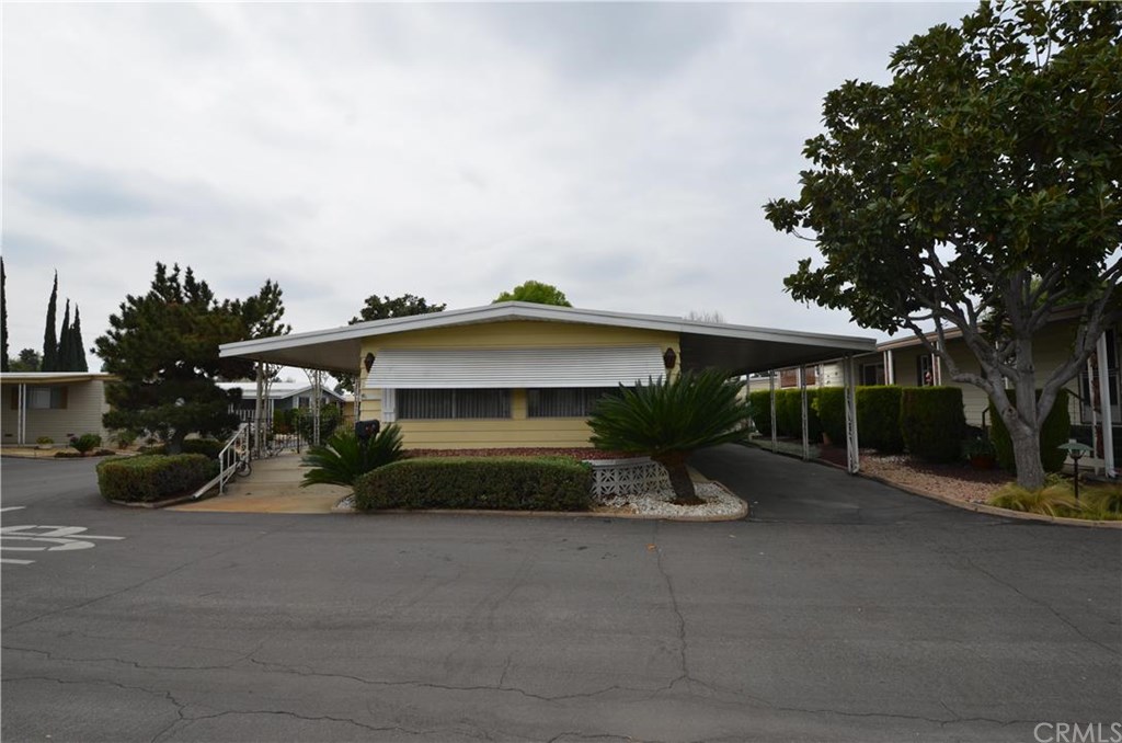 840 East Foothill Boulevard Azusa, CA 91702 - Photo 2 of 16