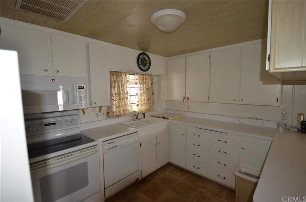 840 East Foothill Boulevard Azusa, CA 91702 - Photo 12 of 16