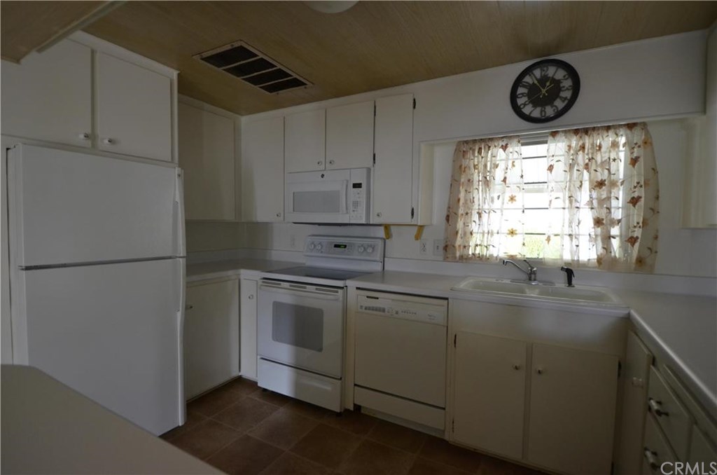 840 East Foothill Boulevard Azusa, CA 91702 - Photo 13 of 16