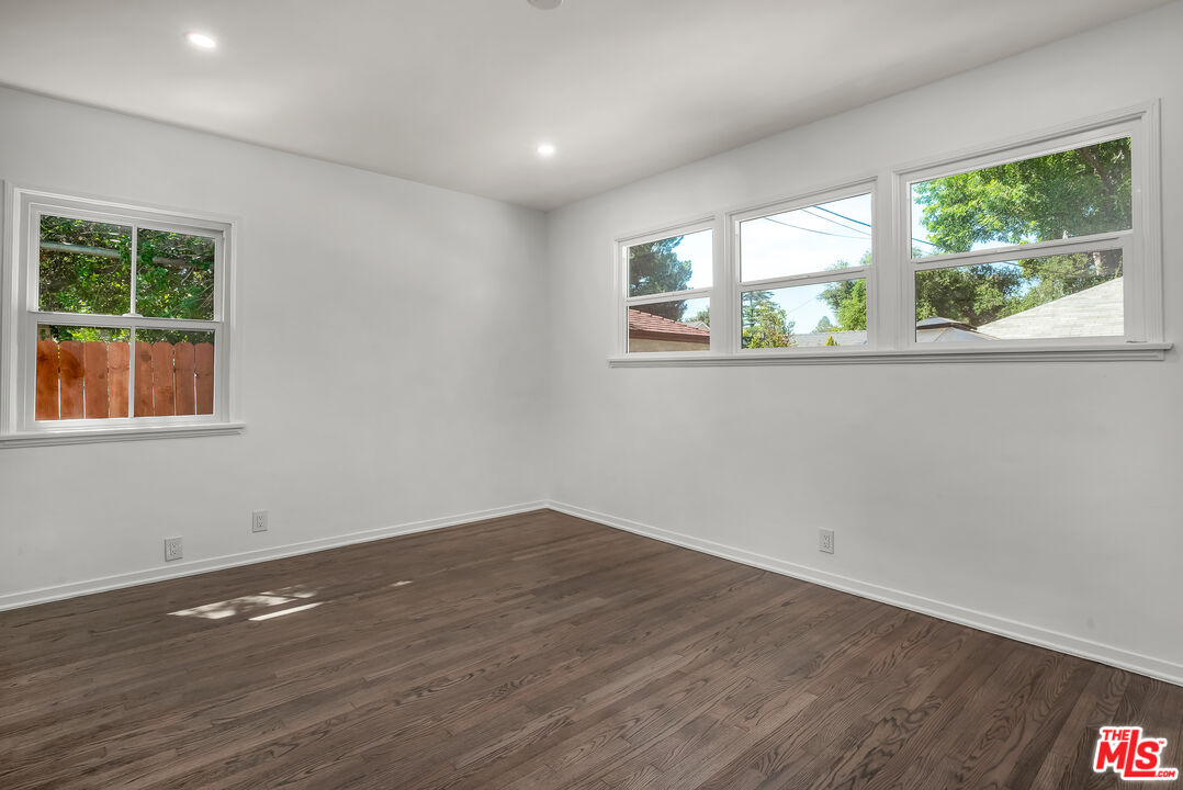 1091 Palm Terrace Pasadena, CA 91104 - Photo 15 of 34