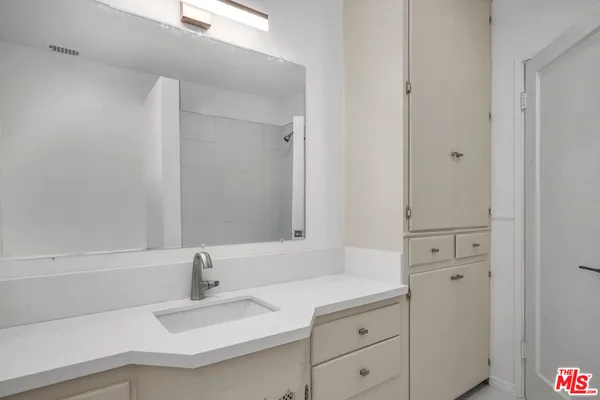 $5,900 | 1091 Palm Terrace, Pasadena, CA 91104
