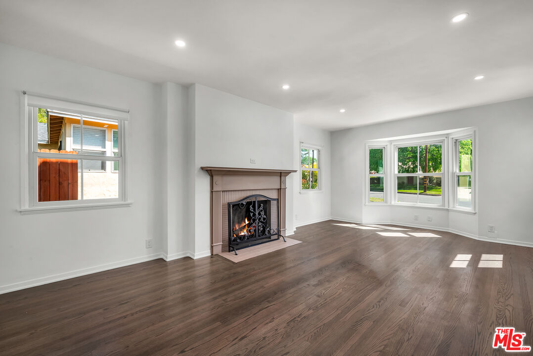 1091 Palm Terrace Pasadena, CA 91104 - Photo 4 of 34