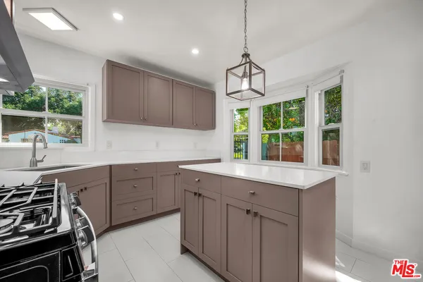 $5,900 | 1091 Palm Terrace, Pasadena, CA 91104