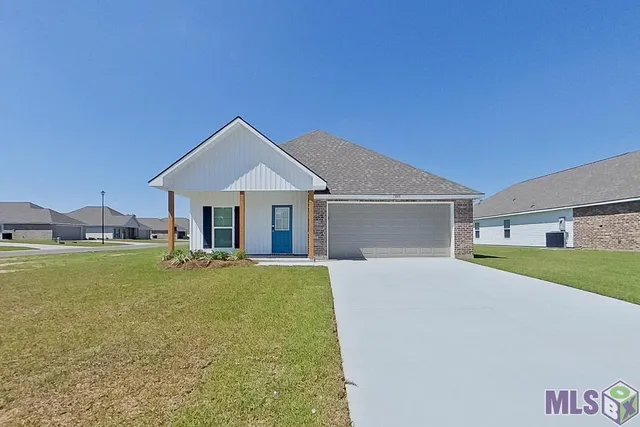 $1,985 | 13808 Pinyon Drive, Denham Springs, LA 70726
