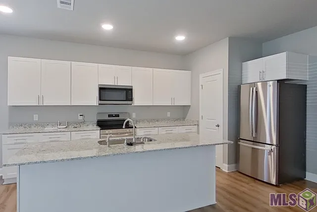 $1,985 | 13808 Pinyon Drive, Denham Springs, LA 70726