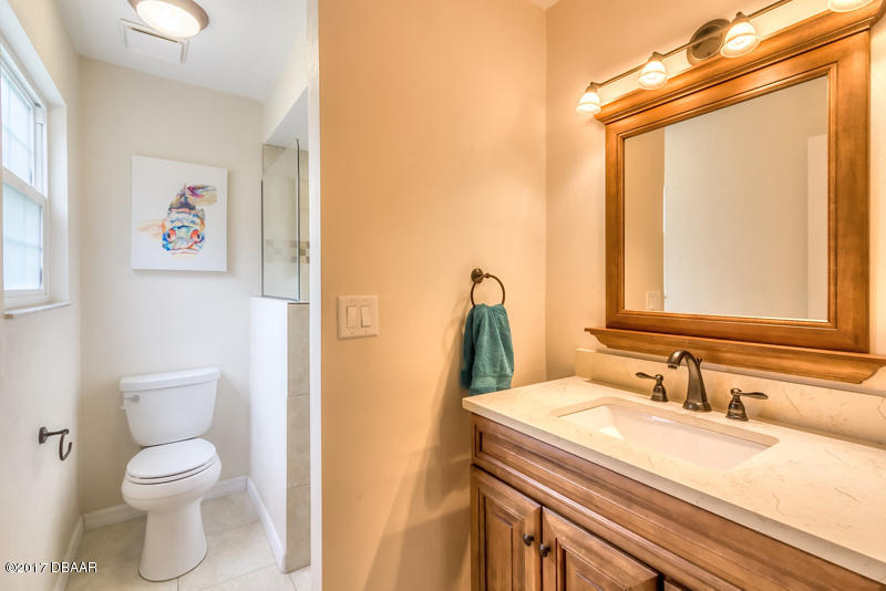 933 Mill Rd Lane Port Orange, FL 32127 - Photo 24 of 49 Owner's Bath