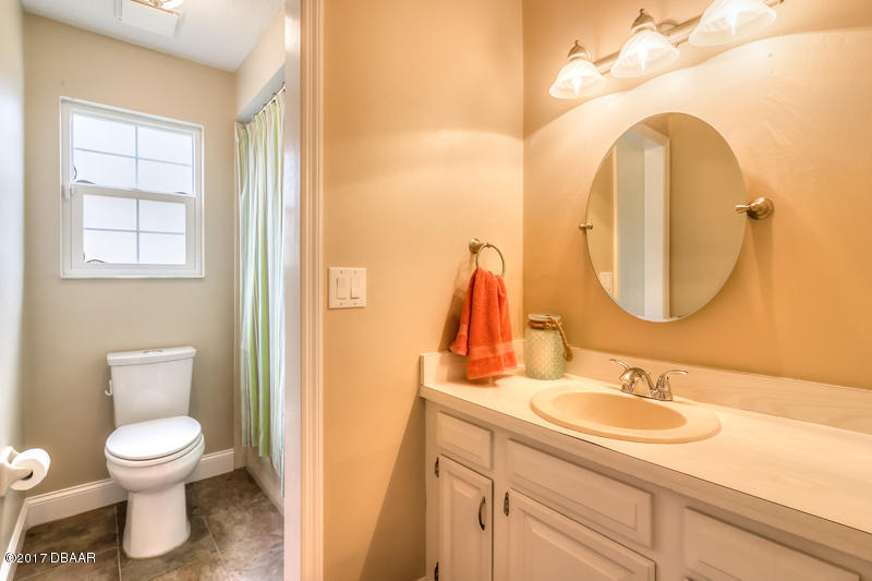 933 Mill Rd Lane Port Orange, FL 32127 - Photo 30 of 49 Guest Bath