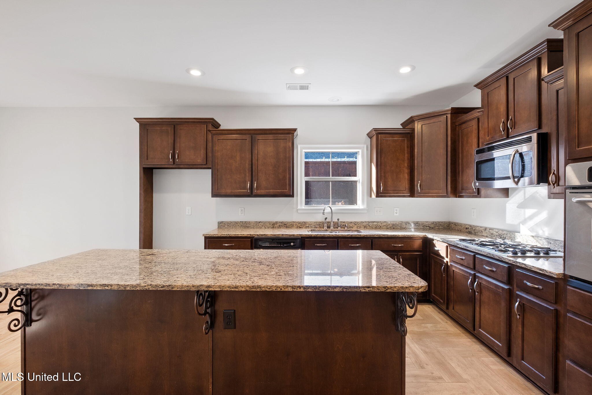 14259 Chapel Ridge Trail Olive Branch, MS 38654 - Photo 11 of 34 28-web-or-mls-DSCF1761