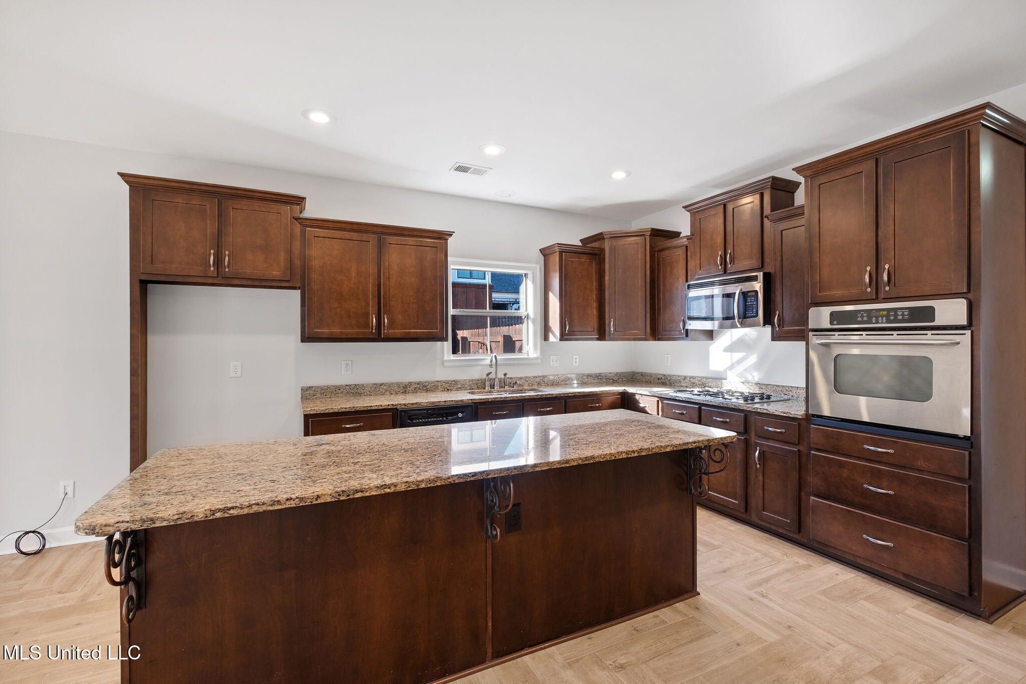 14259 Chapel Ridge Trail Olive Branch, MS 38654 - Photo 13 of 34 27-web-or-mls-DSCF1756