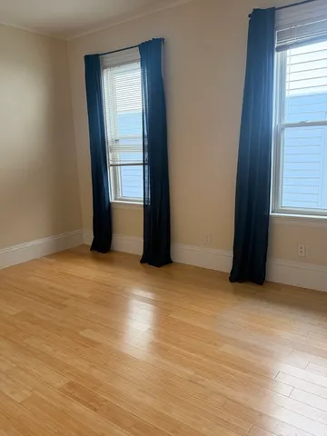 $3,500 | 887 East 4th Street, Unit 3, Boston, MA 02127