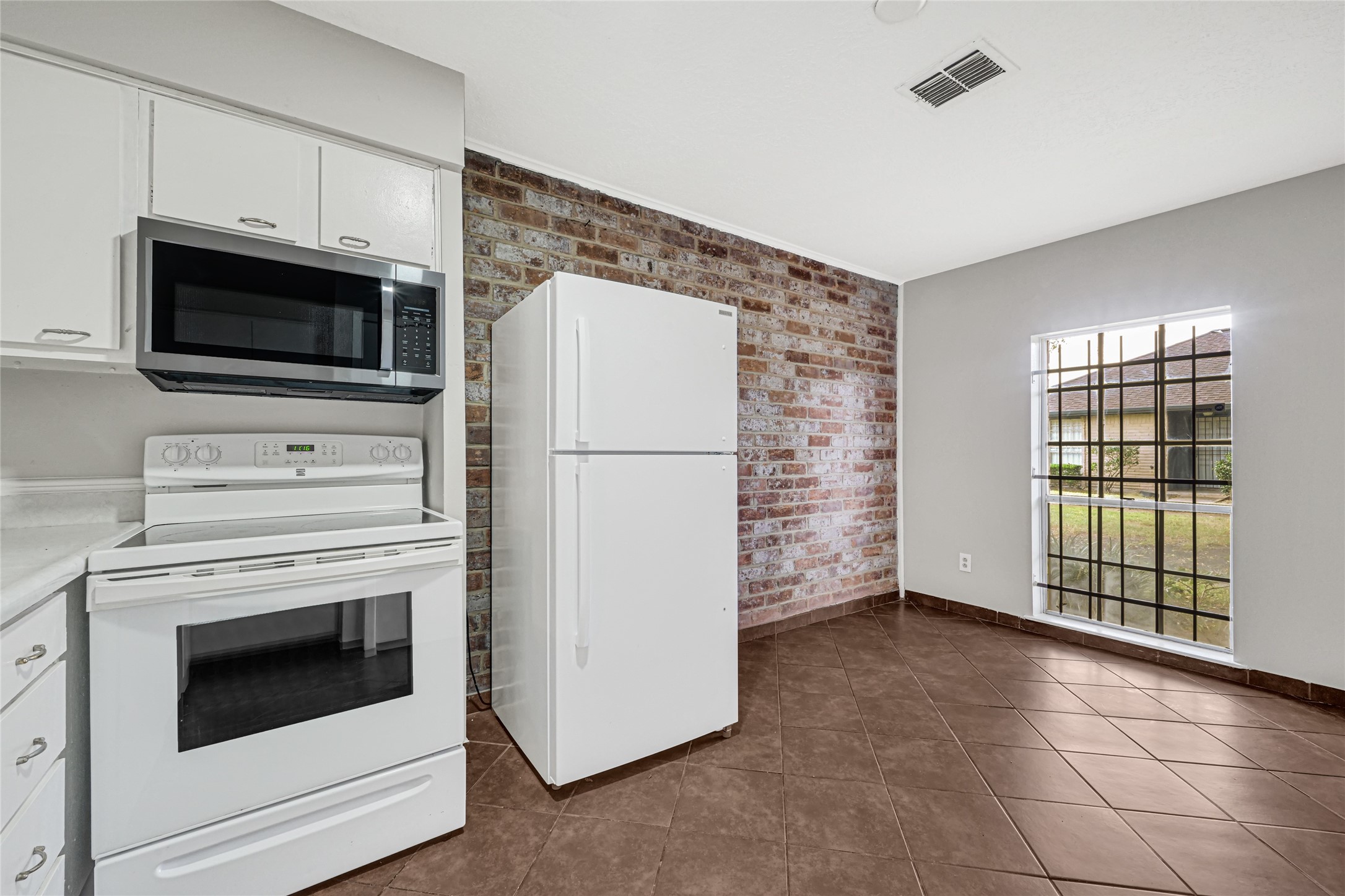 7064 Jetty Lane Houston, TX 77072 - Photo 12 of 30 Gallery Image 12