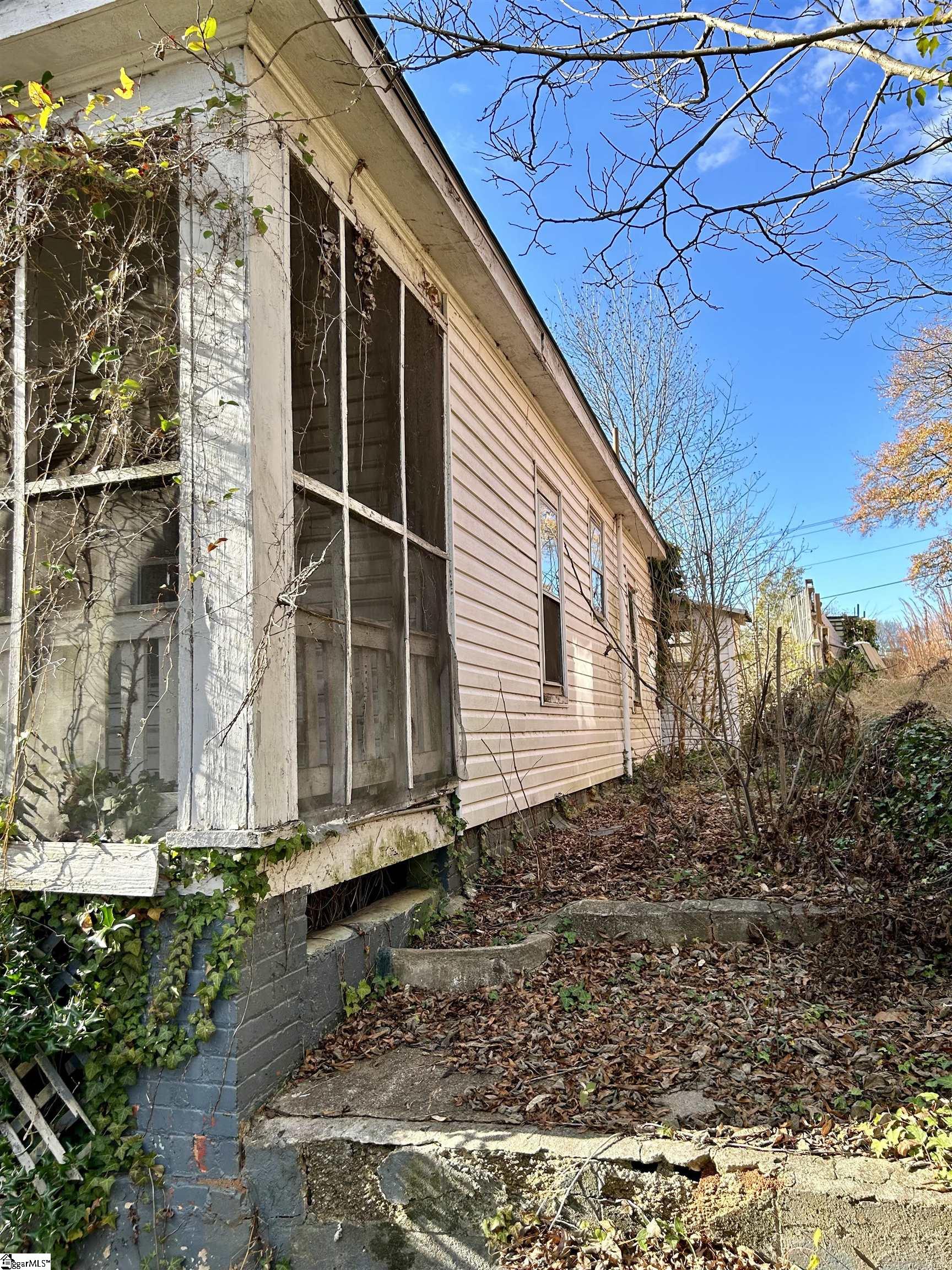 710 South Logan Street Gaffney, SC 29341 - Photo 5 of 14