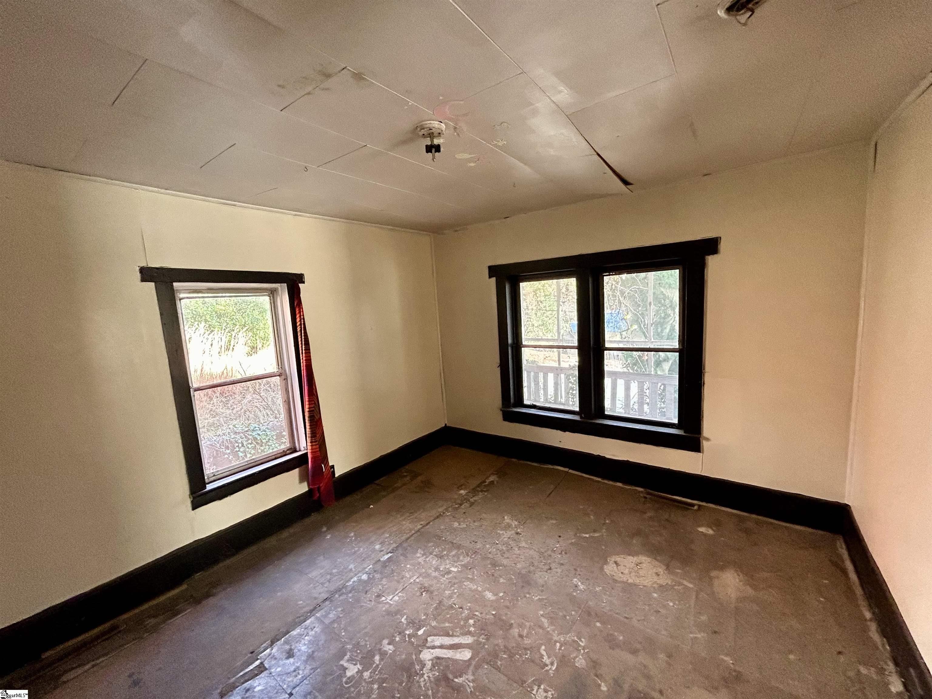 710 South Logan Street Gaffney, SC 29341 - Photo 9 of 14