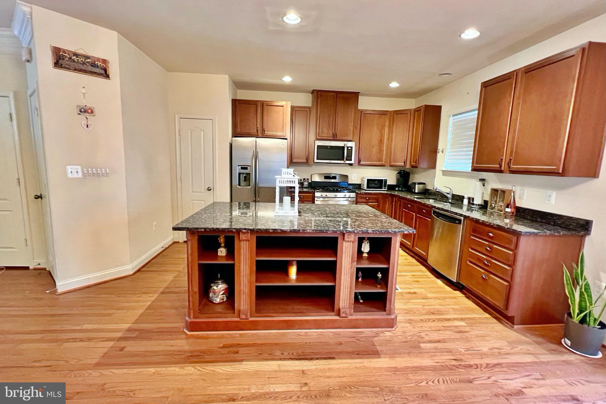 4905 Potomac Highlands Circle Triangle, VA 22172 - Photo 4 of 17