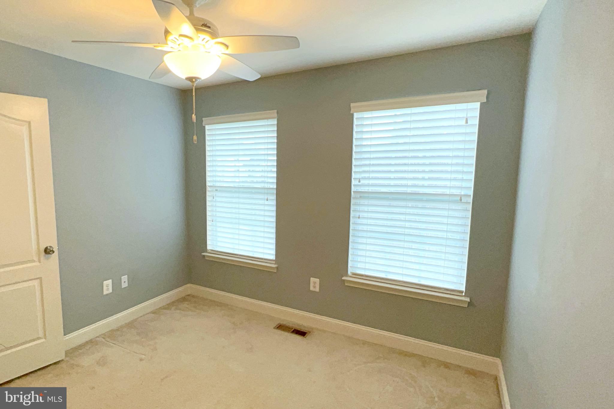 4905 Potomac Highlands Circle Triangle, VA 22172 - Photo 9 of 17