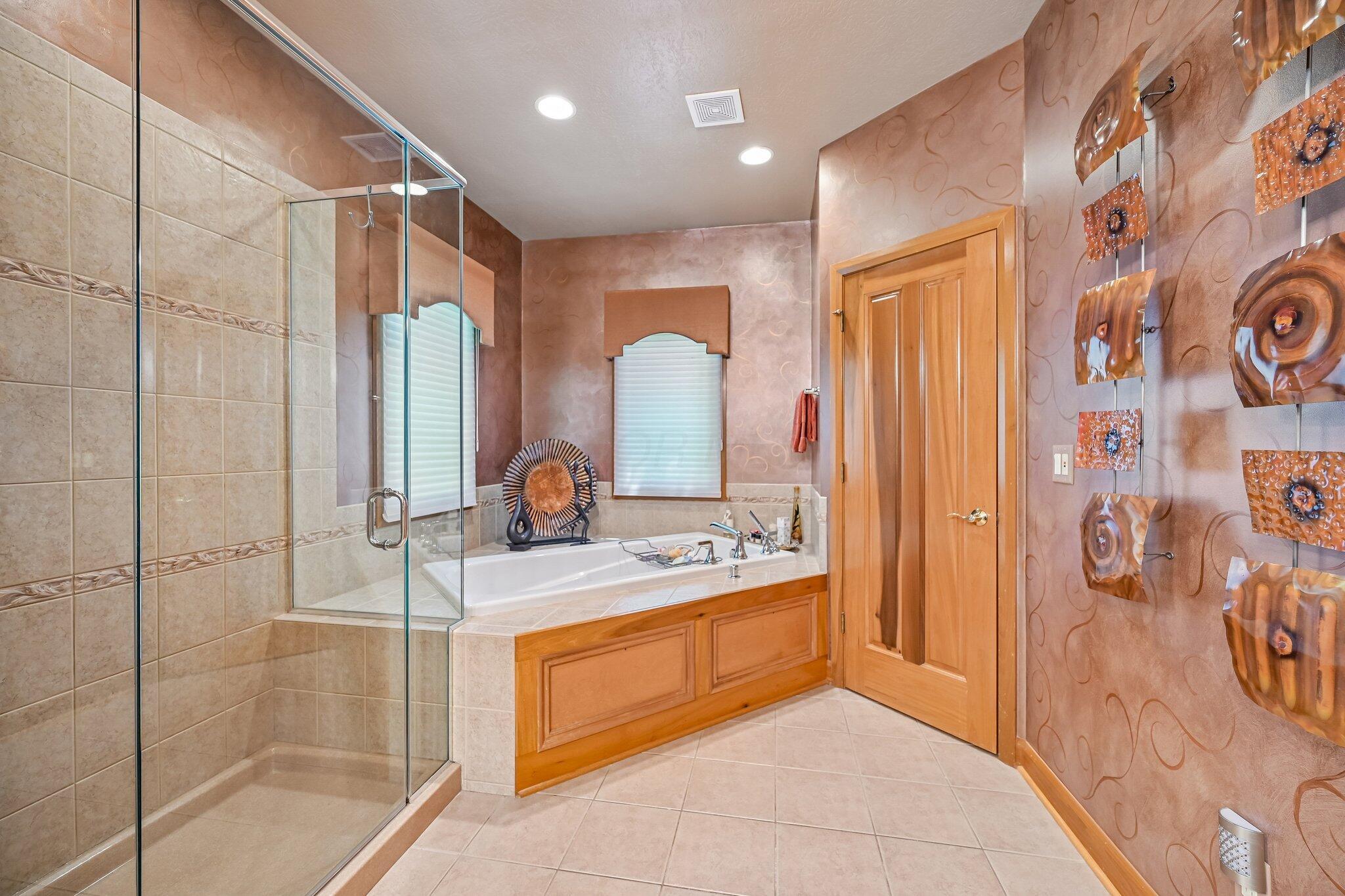 8310 Dublin Road Delaware, OH 43015 - Photo 17 of 62 Primary Bath