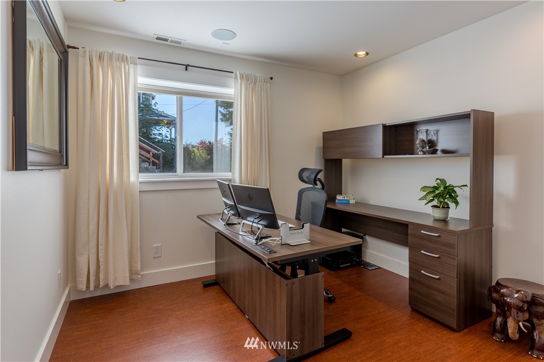 4420 Southwest 101st Street Seattle, WA 98146 - Photo 22 of 25 Gallery Image 22