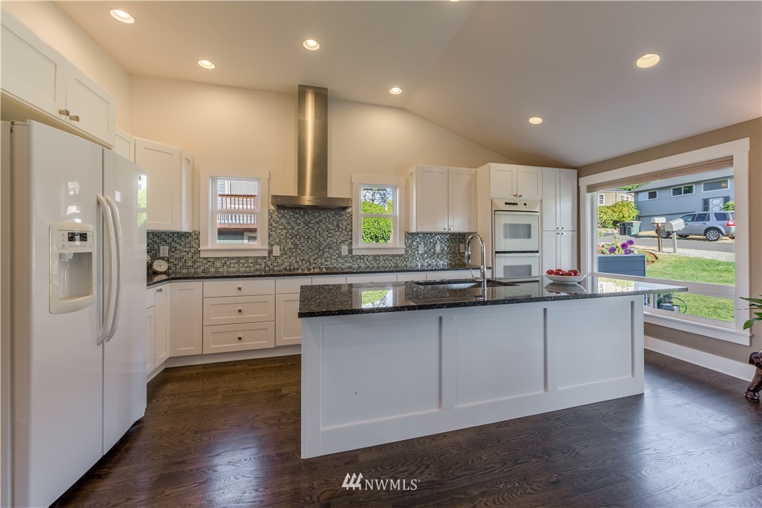 4420 Southwest 101st Street Seattle, WA 98146 - Photo 8 of 25 Gallery Image 8