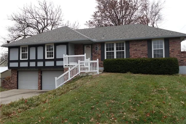 $338,950 | 2010 Northeast 78th Street, Kansas City, MO 64118