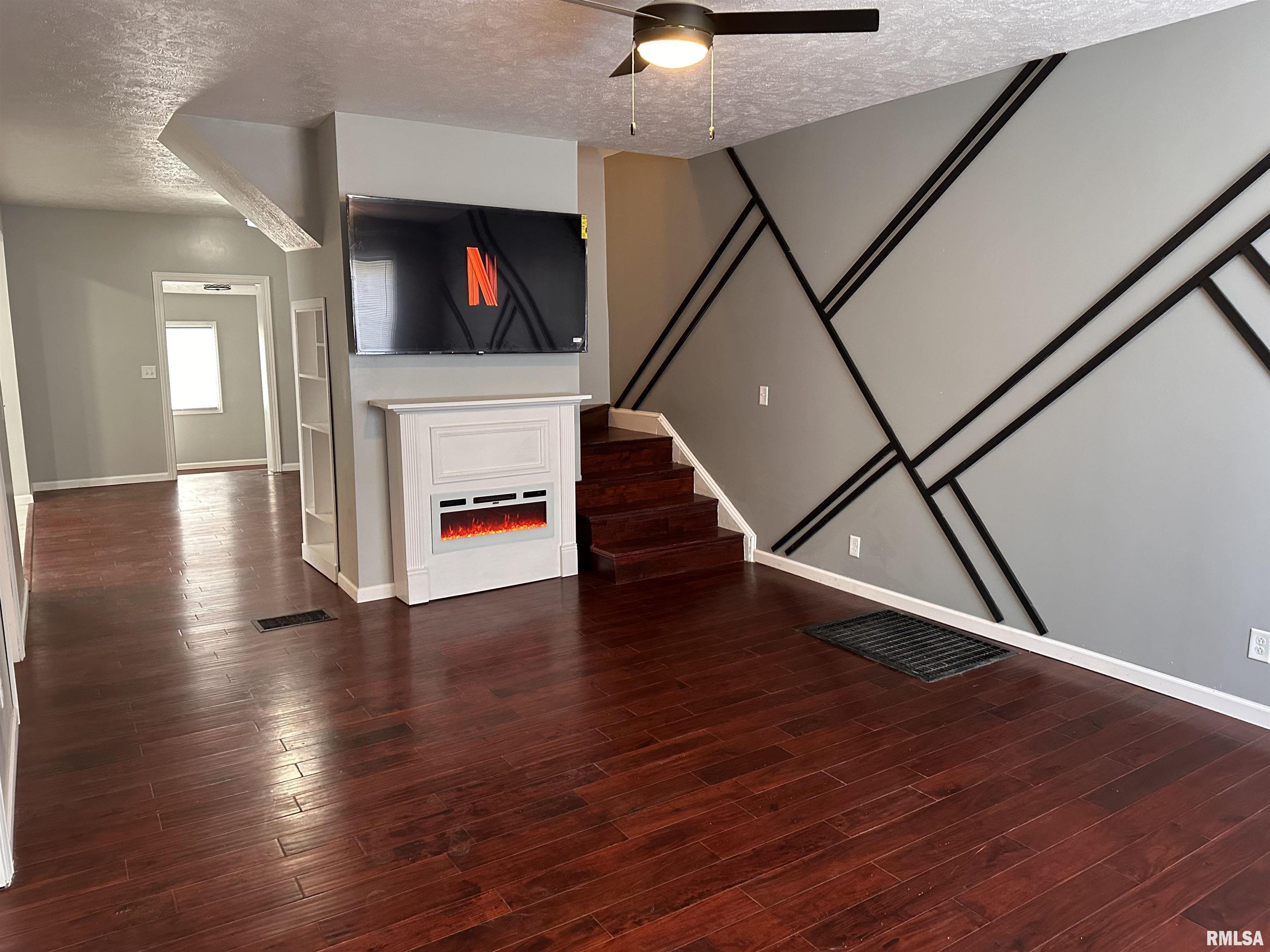 1612 East Cummins Avenue Springfield, IL 62702 - Photo 4 of 27 Gallery Image 4