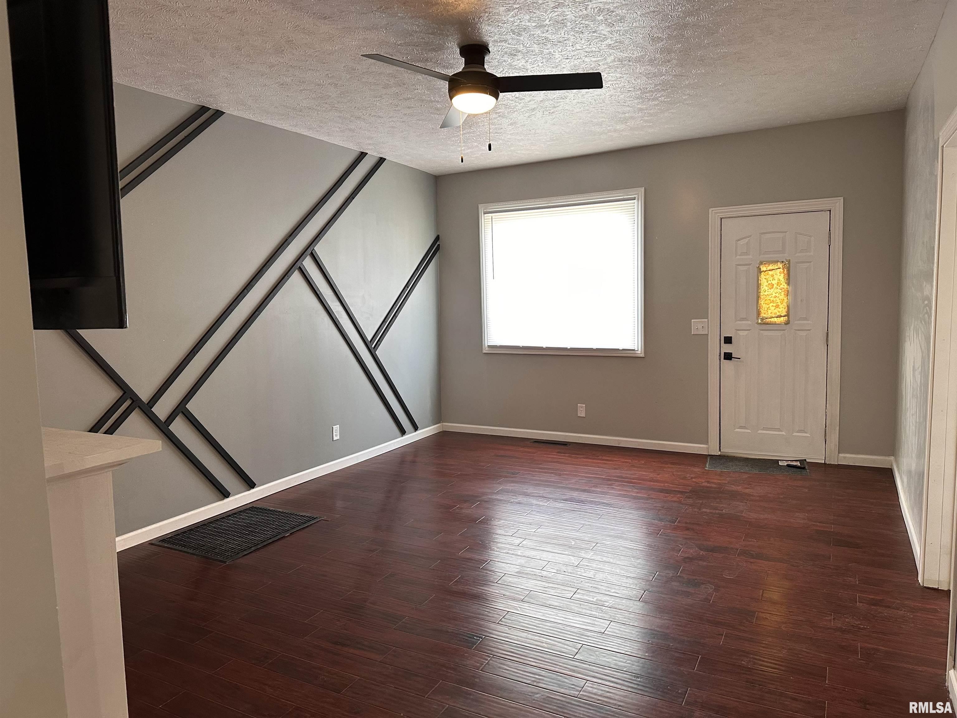 1612 East Cummins Avenue Springfield, IL 62702 - Photo 5 of 27 Gallery Image 5