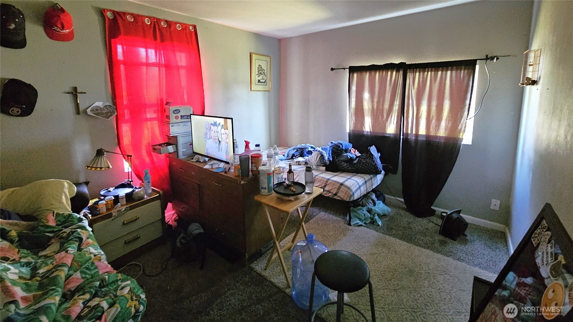 947 19th Avenue Longview, WA 98632 - Photo 8 of 12 a view of a room with gym equipment