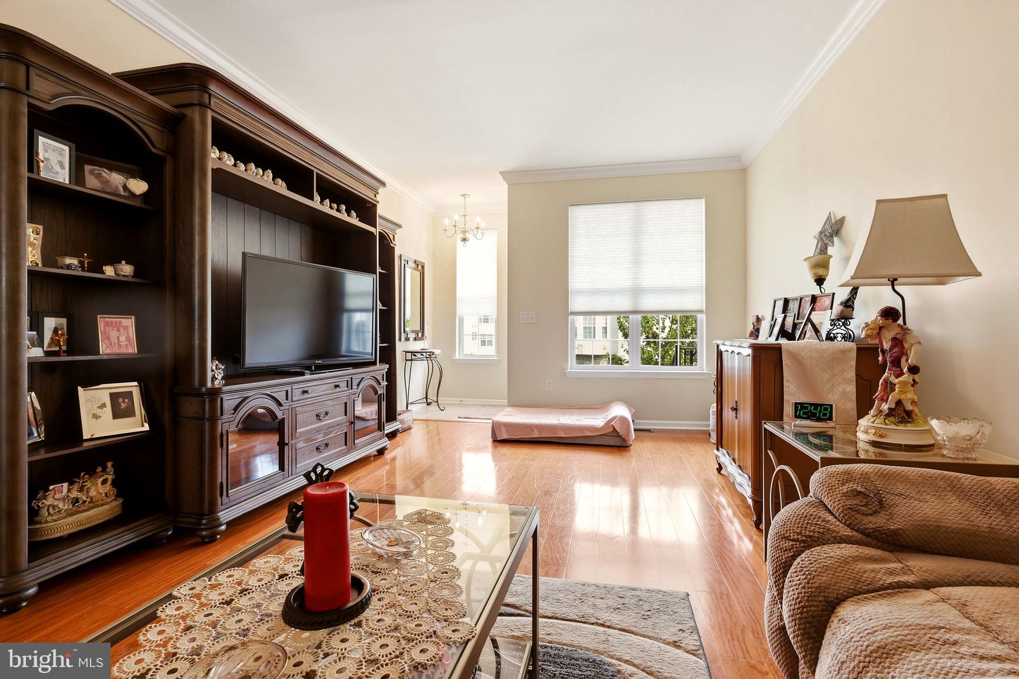 221 Hawthorne Way Riverside, NJ 08075 - Photo 2 of 25 Gallery Image 2