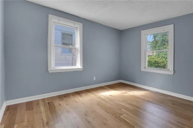 $135,000 | 7406 Tracy Avenue, Kansas City, MO 64131