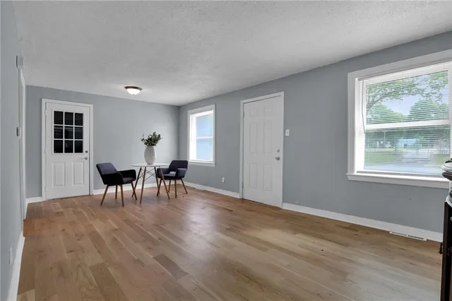 $135,000 | 7406 Tracy Avenue, Kansas City, MO 64131