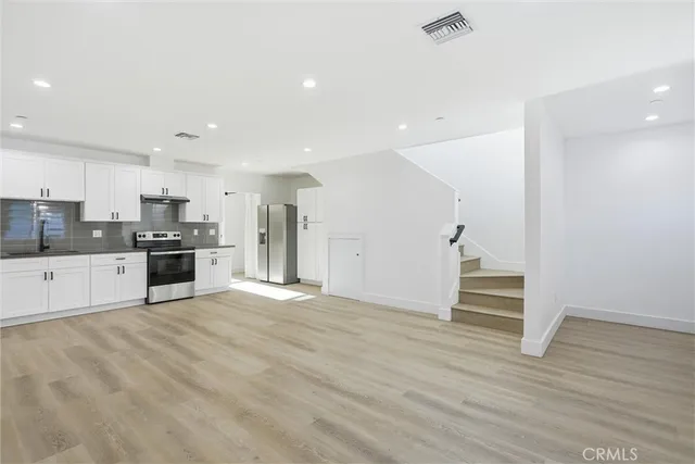 $3,699 | 14016 Hubbard Street, Sylmar, CA 91342