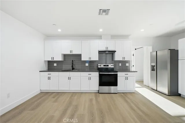 $3,699 | 14016 Hubbard Street, Sylmar, CA 91342