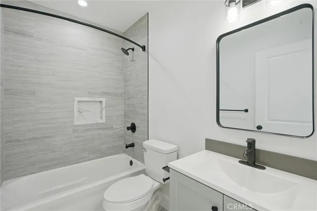 $3,699 | 14016 Hubbard Street, Sylmar, CA 91342