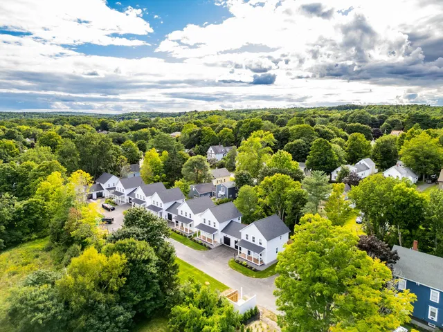 $460,000 | 33 Magnolia Lane, Unit 33, Gardiner, ME 04345