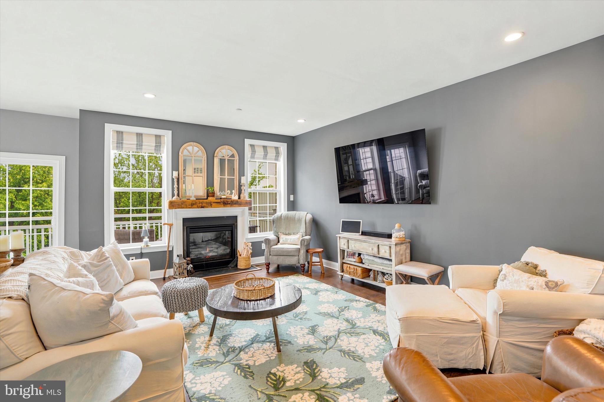 203 Corvus Circle Springfield, PA 19064 - Photo 11 of 41 Large family room off of kitchen area