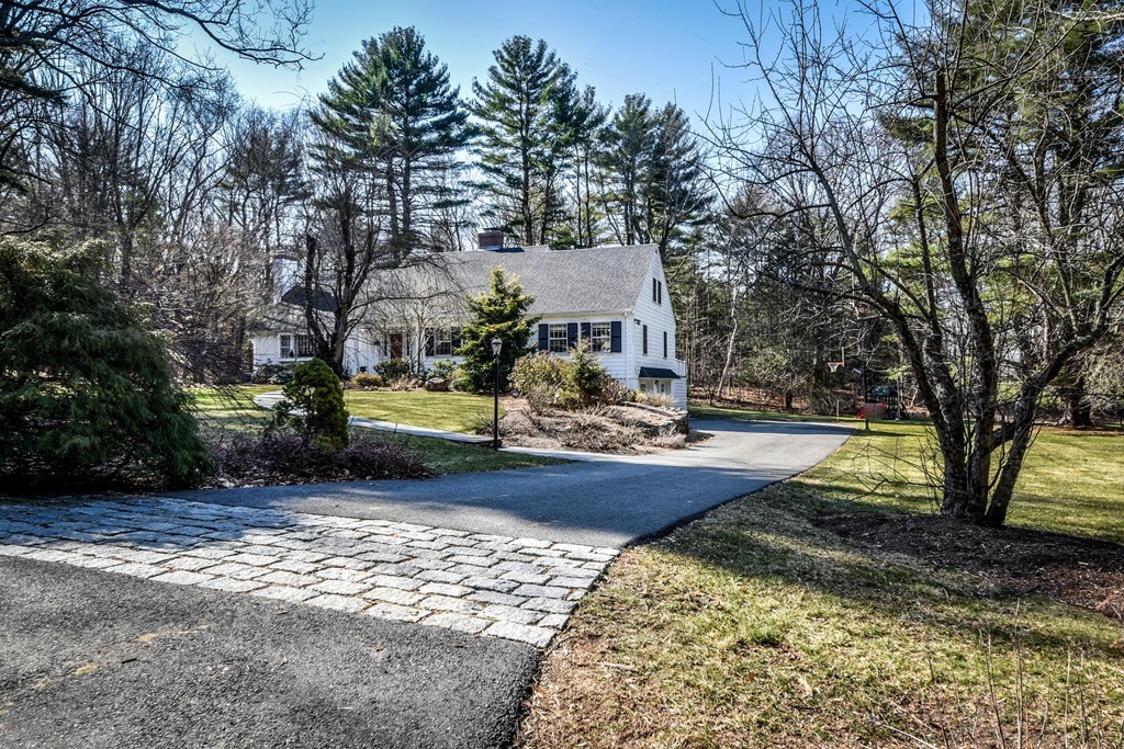 10 Greystone Road Dover, MA 02030 - Photo 29 of 30 Gallery Image 29