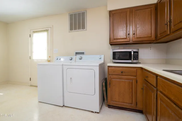 $159,000 | 3539 Netherland Inn Road, Unit 11, Kingsport, TN 37660