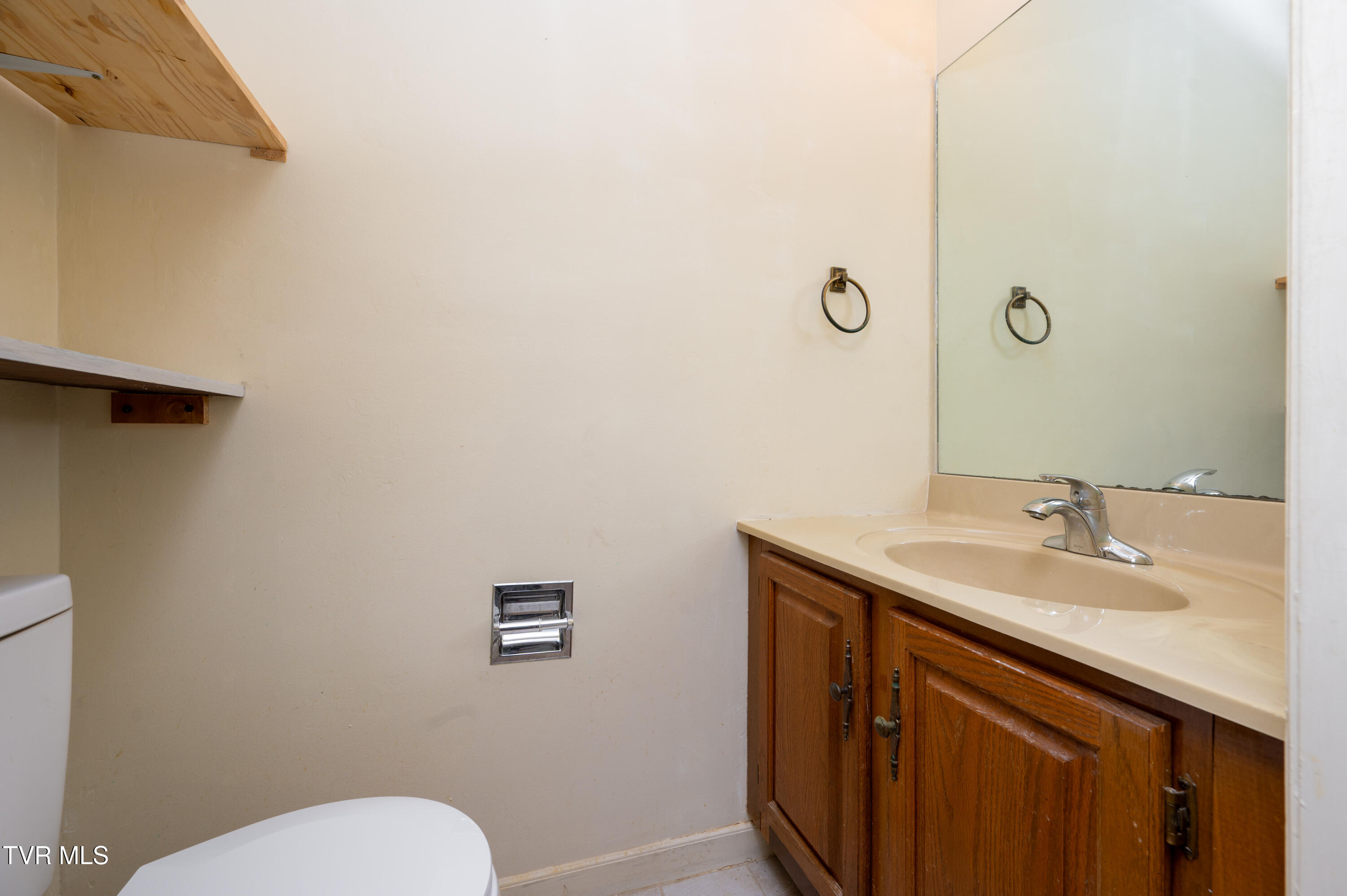 3539 Netherland Inn Road, Unit 11 Kingsport, TN 37660 - Photo 16 of 40 Netherland Inn-19