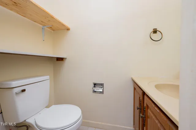 $159,000 | 3539 Netherland Inn Road, Unit 11, Kingsport, TN 37660